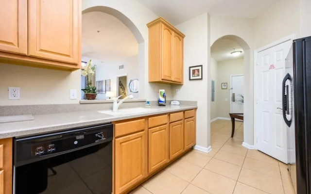 Beautiful Deluxe Condo, Vista Cay - 3023