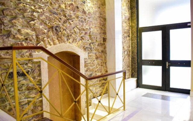 Eva Hotel