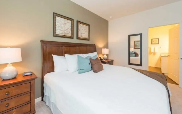 Luxury Lucayan