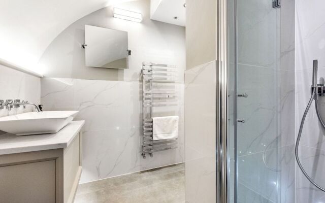 Wine Vaults Apartment