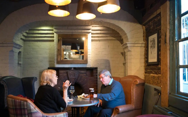 Olde George Inn