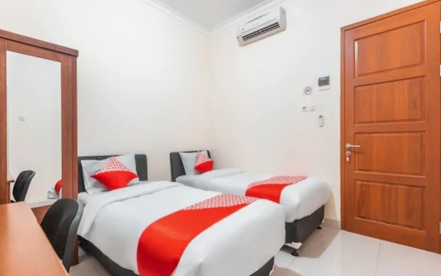 OYO 2364 Cempaka Harapan Indah