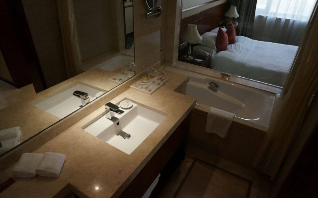 Imperial Traders Elong Hotel