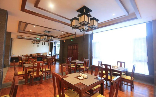 Dali Junbo Haiyue Seaview Hotel