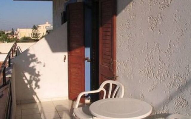 Elpis Hotel