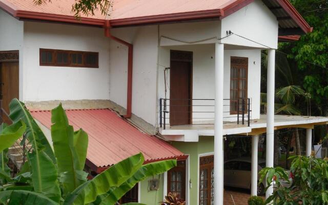 Diyawara Home Stay