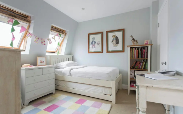 Winchendon Road by Onefinestay