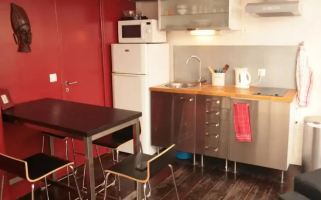 Spacious République 1 Bedroom (409)