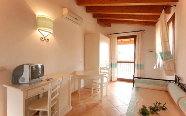 Residence with pool in Vignola Mare