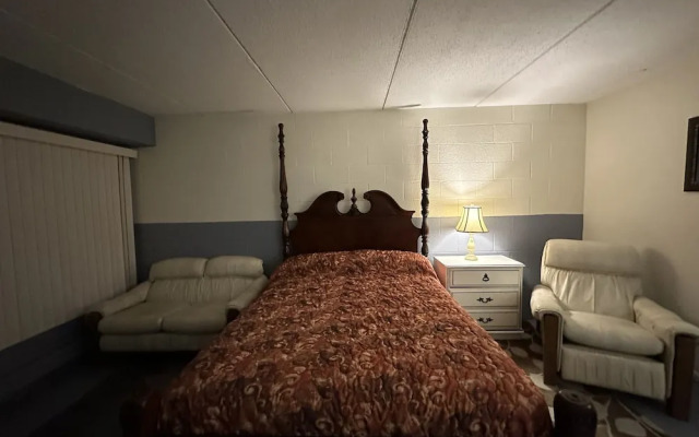 J-E Hotel & Suites