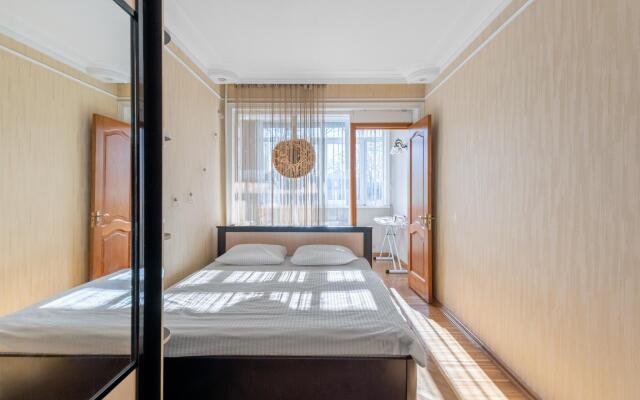 Aura на улице Армянская