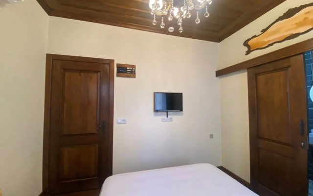 Yeni Foca Dionysos 1789 (+12 Adults Only)