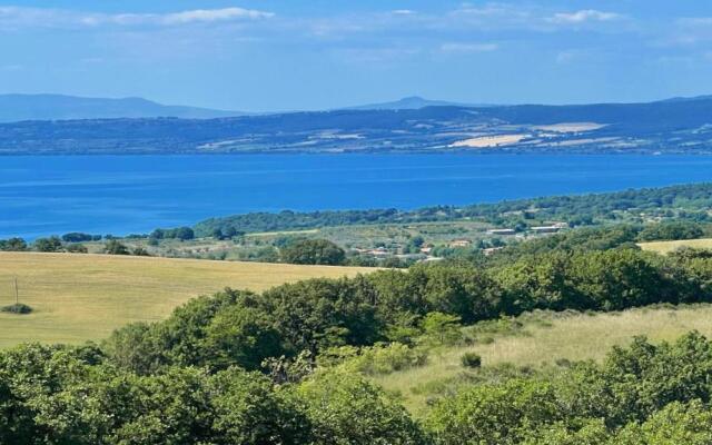 Lake View Luxury Villa and Pool