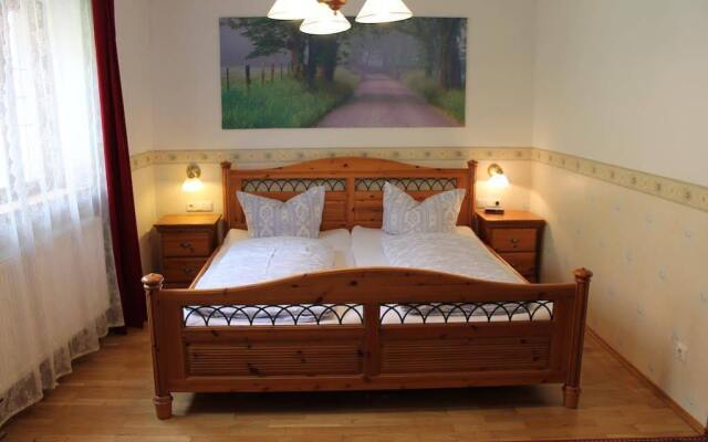 Kreuzerhof Hotel Garni