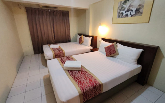 Virgo Batik Resort Teluk Batik Lumut – Guest Rooms – Lumut