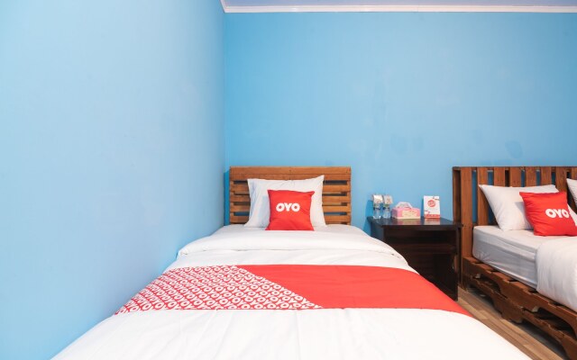 OYO 1852 Intan Bromo Homestay