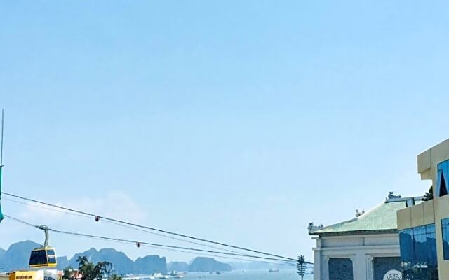 Ivy Hotel Ha Long