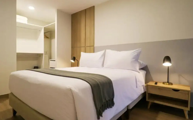 w Majestic 2BR w Balcony in Miraflores