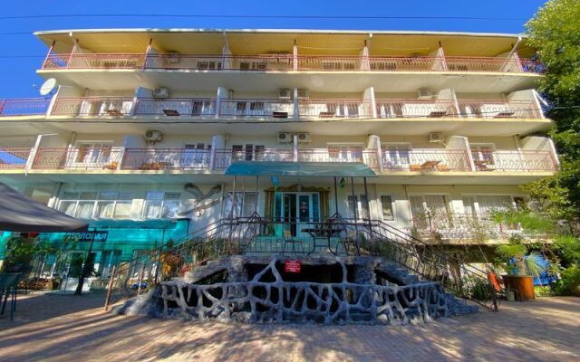 Aleandr Hotel