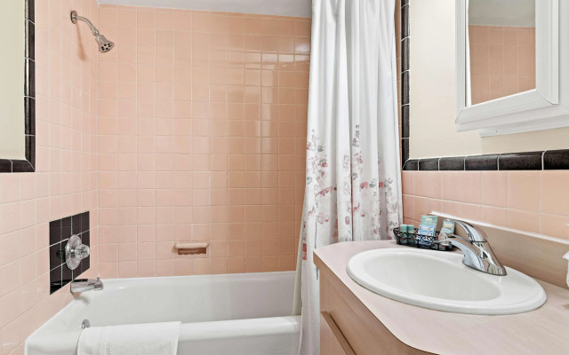 Genetti Hotel, SureStay Collection by Best Western