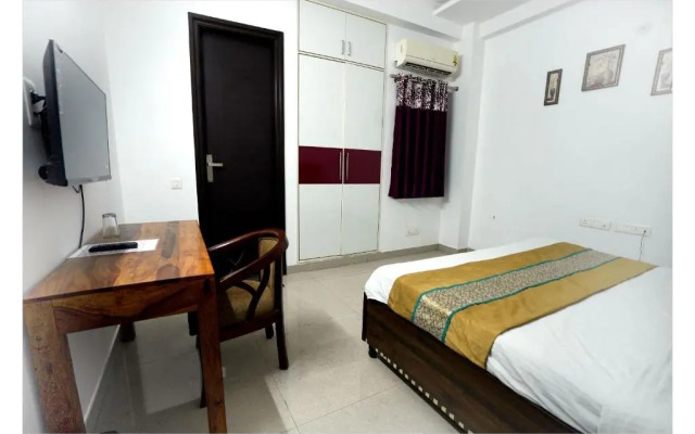 OYO Flagship 70002 Gupta Residency