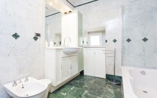 Al Maschio Angioino - Castel Nuovo