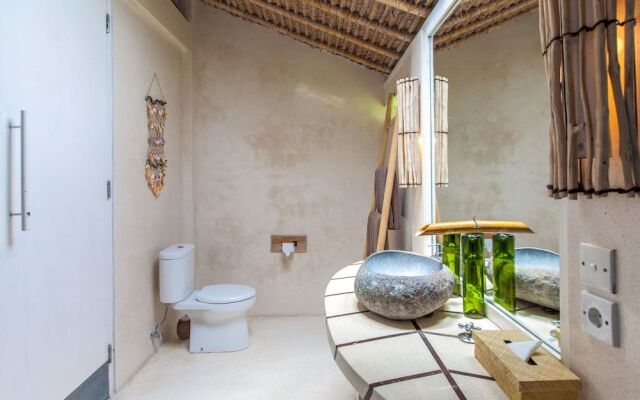 The Green Room Canggu - Hostel