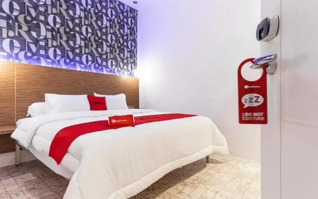 RedDoorz Plus near Ringroad City Walks Medan 2