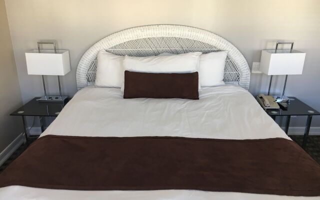 Glenmore Plaza Hotel