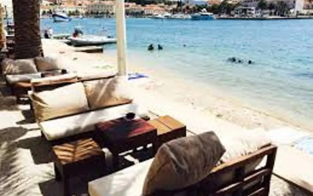 Charming Unique Apartment For 4