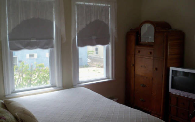 Holly Beach Hotel B&B