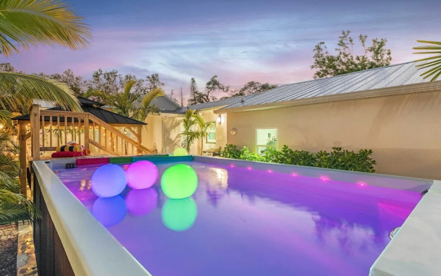 Heated Pool, Mini Golf & Cabana: Bradenton Retreat