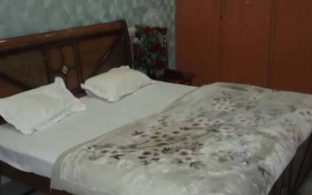 Excel Paradise Inn