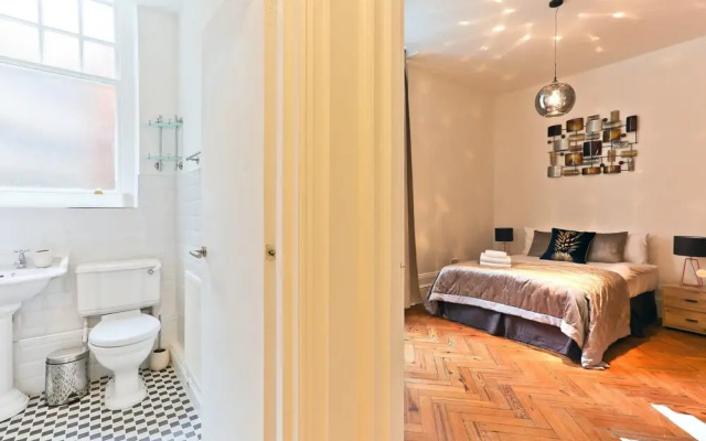 Platinum Apartments in Farringdon 9980