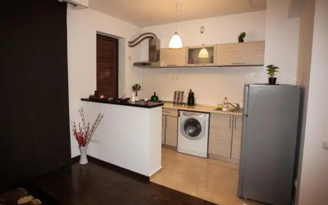 Exclusive Cosmopolitan Studio