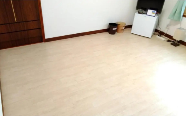 Cat Cafe & Stay Cultus's Home