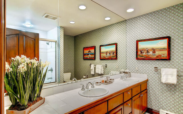 Oxford Court by East West Hospitality