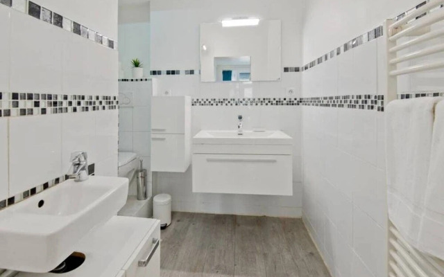 Cozy Flat in the 13th District for 6 People