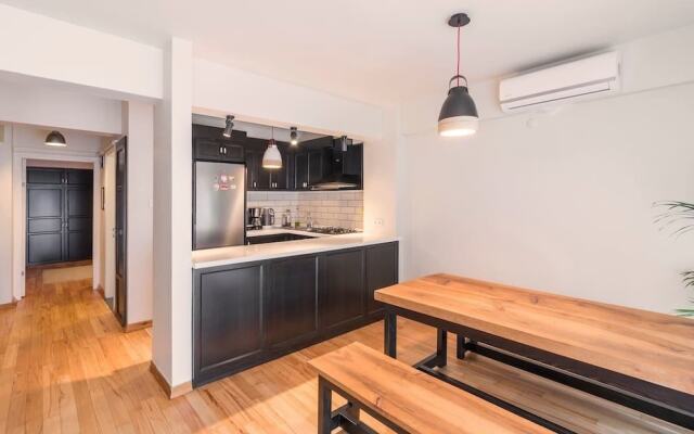 City Style Penthouse in Downtown