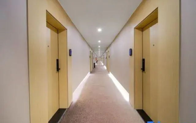 Rezen Qingjie Hotel (Shuibo Liangshan Scenic Area)