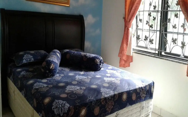 Villa Kota Bunga Dahlia