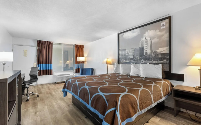 Super 8 Norfolk/Chesapeake Bay