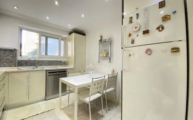 Missafir Stunning Flat with Terrace in Caddebostan