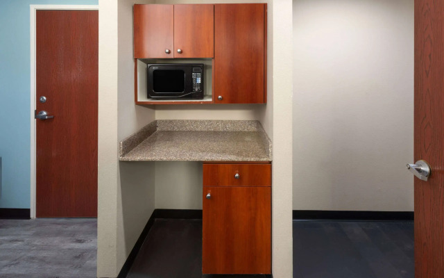Super 8 by Wyndham Lubbock West