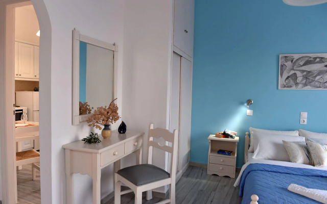Tarsa Studios & Apartments