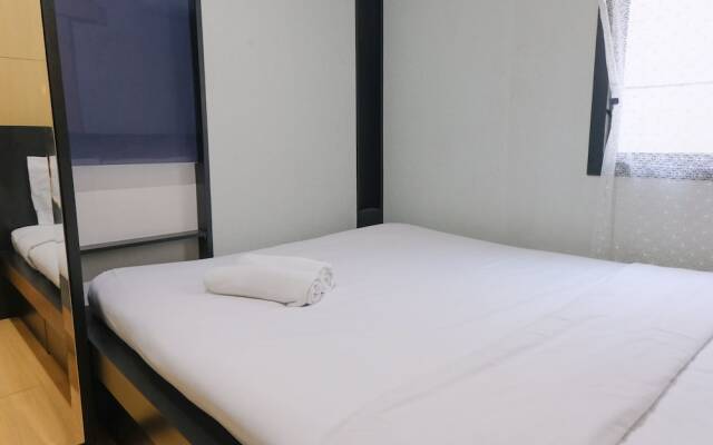 Edgy 2Br Apartment At Gateway Ahmad Yani Cicadas