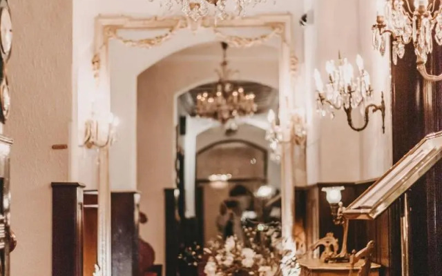 Miramar Hotel