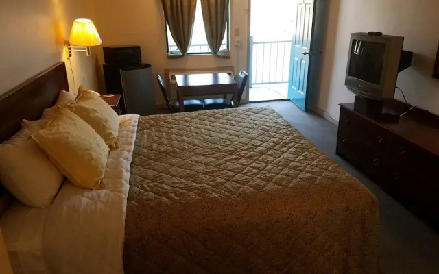 Traveler's Choice Motel