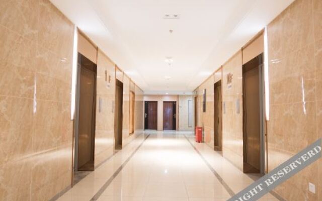 Baiya Light Luxury Holiday Apartment (Yangzhou Railway Station Jinghuacheng Branch)
