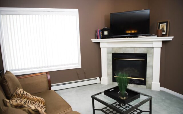 Executive Suites by Roseman - Pavilions of Eau Claire
